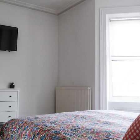 Gorgeous 3 Bedroom Victorian Townhouse 리즈번 외부 사진