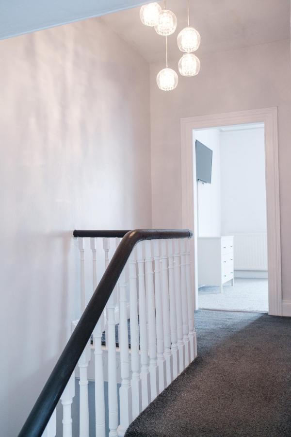 Gorgeous 3 Bedroom Victorian Townhouse 리즈번 외부 사진