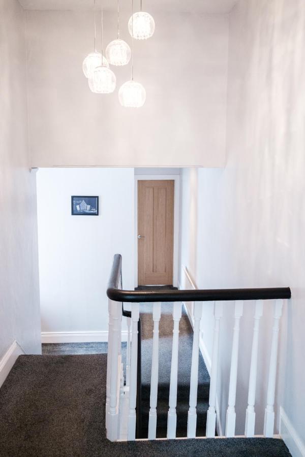 Gorgeous 3 Bedroom Victorian Townhouse 리즈번 외부 사진